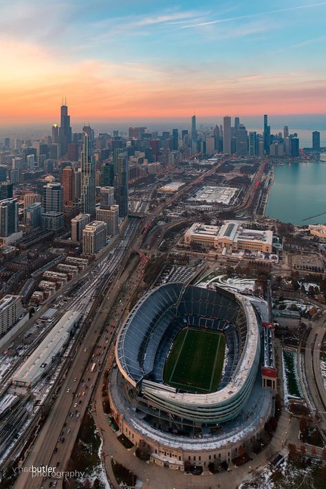 Soldier Field Chicago, Shoe Slippers, Chicago Things To Do, Chicago Aesthetic, Nfl Stadiums, Soldier Field, Usa Cities, Chicago Photos, My Kind Of Town