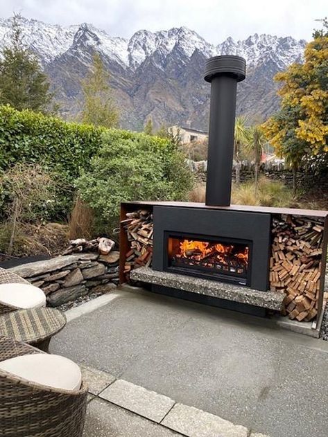 Contemporary Outdoor Fireplaces, Rustic Outdoor Fireplaces, Outdoor Wood Fireplace, Wood Fireplaces, Modern Outdoor Fireplace, Fireplace Patio, Outside Fireplace, Diy Outdoor Fireplace, Fireplace Designs