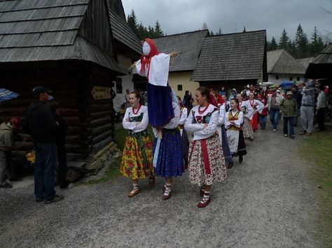 Jare Gody (Spring equinox) procession of the Marzanna, Poland ... Pagan Spring, Slavic Beauty, European Heritage, Polish Culture, Slavic Culture, Polish Traditions, Slavic Mythology, Dream Night, Folk Magic