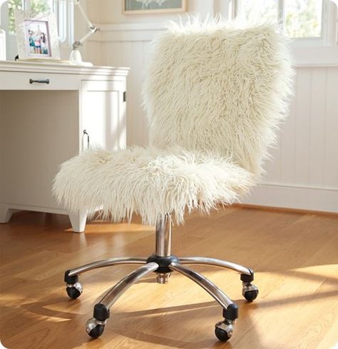 Refabbed with Fur {Desk Chair Makeover} Desk Chair Makeover, Fluffy Chair, Desk Chair Covers, Teen Desk, Swivel Chair Desk, Chair Makeover, Desk Chairs, Diy Chair, Diy Desk