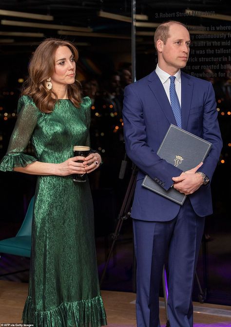 Principe William Y Kate, Düşes Kate, Princesse Kate Middleton, Estilo Kate Middleton, Guinness Storehouse, Prince William And Kate Middleton, Principe William, Kate Middleton Outfits, Wales Family