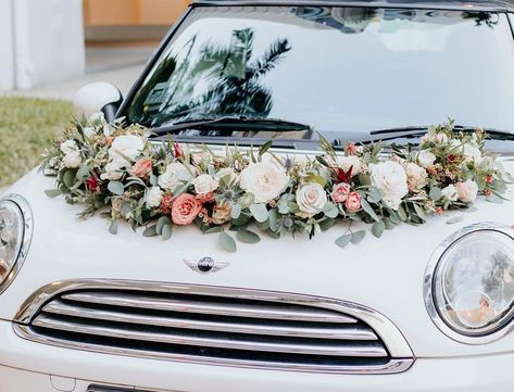 Wedding Car Deco, Car Wedding, Wedding Badges, Bridal Car, Wedding Car Decorations, Car Deco, Wedding Cars, Boda Mexicana, Australia And New Zealand