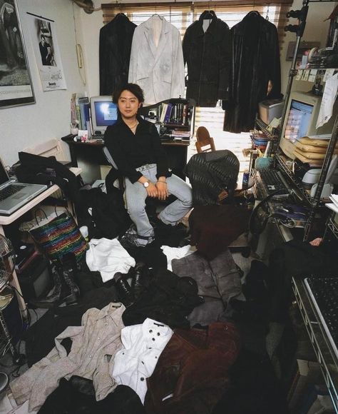 Kyoichi Tsuzuki: ‘Happy Victims’ (1999-2004) Tsuzuki captured portraits of individuals in their bedrooms, surrounded by piles and piles of clothes and accessories. Each of the above fashion victims shot by Kyoichi Tsuzuki has their own individual obsession. From Anna Sui to Vivienne Westwood, the cramped spaces filled with big brands are a testimony to the paradox of consumer culture. Consumer Culture, Silly Girls, Fashion Victim, Anna Sui, Clothes And Accessories, Vivienne Westwood, Looking Back, Mini Albums, Cool Photos