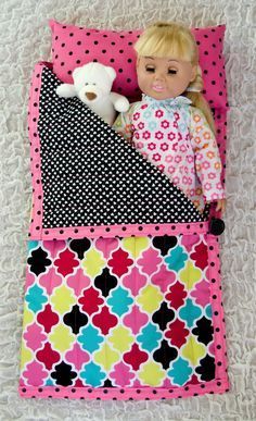 Sewing Ideas For Kids, Doll Sleeping Bag Pattern, American Girl Doll Sleeping Bag, Sleeping Bag Pattern, 12 Inch Doll Clothes, Doll Sleeping Bag, Doll Making Cloth, Knitting Dolls Clothes, Doll Clothes Patterns Free