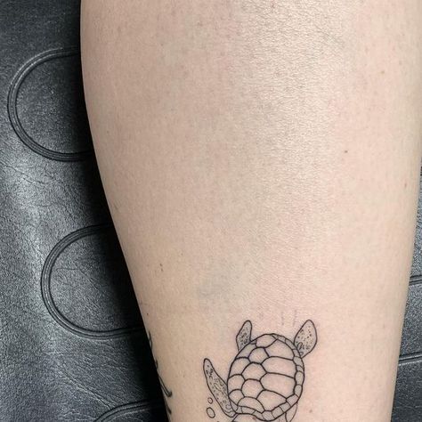 I B Gd Mahardikha on Instagram: "Turtle with a fun~line 🐢✨ ‘ Done @canggutattoostudio #canggutattoostudio #canggutattoo #turtletattoo #linetattoo #finelinetattoo #smalltattoo #balitattoo" Turtle Line Tattoo, Turtle Outline Tattoo, Fine Line Turtle, Turtle Outline, Outline Tattoo, Turtle Tattoo, September 7, Fine Line Tattoos, Line Tattoos