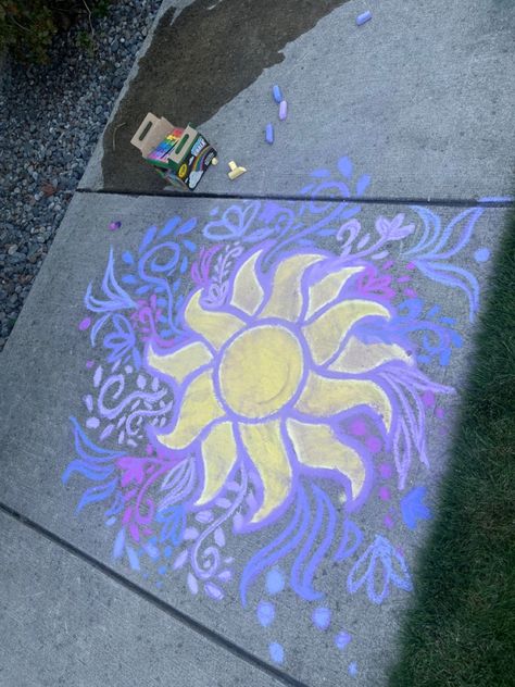 Chalk Art Tangled, Sidewalk Chalk Inspiration, Chalk Art Easy Summer, Sidewalk Chalk Mural, Tangled Chalk Art, Big Chalk Art, Chalk Ideas Aesthetic, Sidewalk Chalk Art Ideas Creative, Simple Chalk Drawings