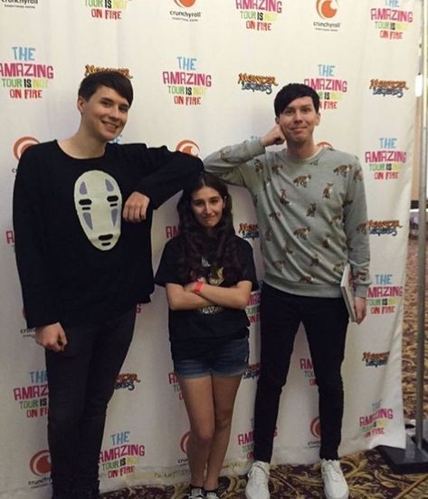 They're so freaking tall!!! Eating Noodles, Girl Eating, Dan And Phill, Phil 3, Meet And Greet, Cat Whiskers, Phil Lester, Dan Howell, Amazingphil