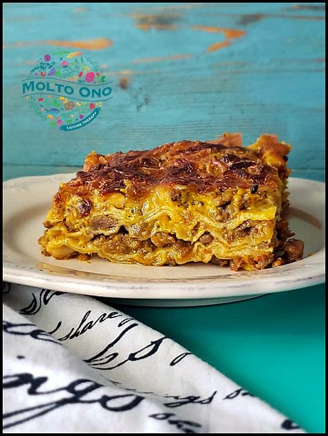 PUMPKIN Béchamel AND SAUSAGE LASAGNA - molto ono Sausage And Spinach Lasagna Recipe, Pumpkin Sausage Lasagna, Sausage And Mash Lasagna, Zucchini Prosciutto Lasagna, Sausage Lasagna Taste Of Home, Pumpkin Lasagna, Sausage Lasagna, Meat Pasta, Kabocha Squash