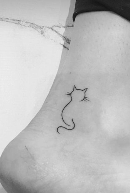 Cat And Duck Tattoo, Small Cat Silhouette Tattoo, Small Dainty Cat Tattoos, Sleepy Cat Tattoo, Fineline Cat Tattoo, Minimal Cat Tattoo, Small Horse Tattoo, Cat Silhouette Tattoos, Tattoo Gato