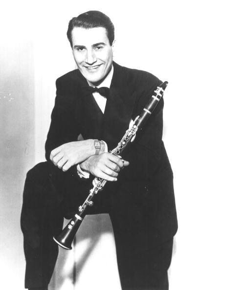 Artie Shaw, Jazz Players, Johnny Carson, Singing Voice, Louis Armstrong, Jazz Band, Tonight Show, Big Band, Post Malone