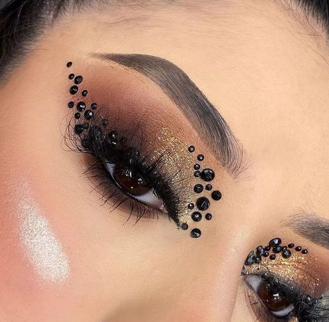 Black Sparkle Eye Makeup, Black Rhinestones Makeup, Black Rhinestone Eye Makeup, Makeup Ideas For Dance Competition, Makeup Looks With Jewels, Black Gem Makeup, Dance Performance Makeup, Eye Gems Makeup Rhinestones, Black Rhinestone Makeup