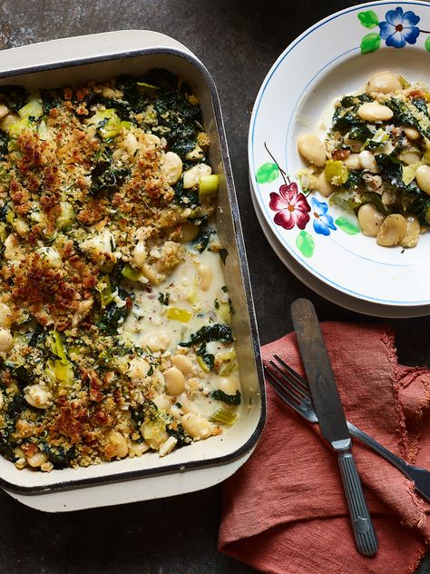 Leek and Butter Bean Stew with Butter and Thyme Crumbs • The Home Page Butter Bean Stew, Butter Beans Recipe, Vegetarian Stew, The Stew, Leek Recipes, Creamed Leeks, Bean Stew, Butter Beans, Stew Recipe