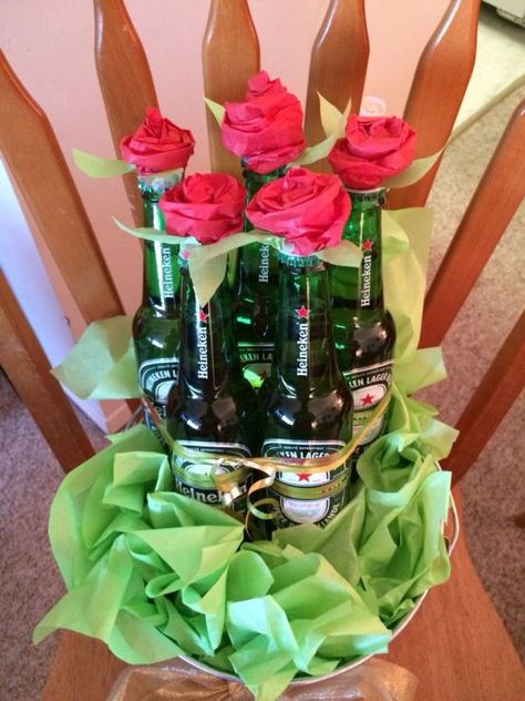 20 DIY Father’s Day Gift Ideas He’ll Love Beer Bouquet, Bottle Bouquet, Birthday Present For Boyfriend, Diy Beer, Valentines Gift Bags, Birthday Gifts For Boyfriend Diy, Diy Father's Day Gifts, Presents For Boyfriend, Beer Bottles