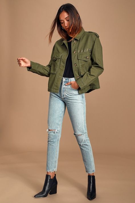 Military Green Jacket Outfit, Utility Jacket Outfit Fall, Jacket Outfits Men, Olive Green Jacket Outfits, Spring Jacket Outfit, Utility Jacket Outfit, Cropped Jacket Outfit, Green Jacket Outfit, Olive Green Utility Jacket