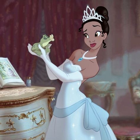 Tiana And Naveen, Tiana Disney, Disney High Schools, Princesa Tiana, Disney Princess Tiana, Disney High, Disney Icons, Images Disney, Disney Collage