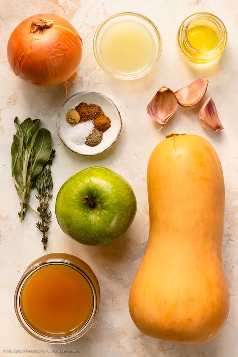 This cozy, must-make ROASTED BUTTERNUT SQUASH SOUP requires just 8 INGREDIENTS and 15 MINUTES of prep. Featuring roasted squash pureed with sautéed apples, onions, and plenty of robust seasoning. Finish this velvety smooth soup off with your favorite toppings, such as sour cream or honey, pumpkin seeds, crumbled bacon and crispy sage leaves. Winner winner, comforting soup dinner! Bacon Squash Soup, Swuash Soup, Best Squash Soup Recipe, Butternut Squash Soup Crockpot, Roasted Squash Soup, Butternut Squash Apple Soup, Savory Butternut Squash, Butternut Squash Apple, Squash Soup Recipe