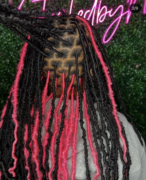 Pink Peekaboo Soft Locs, Pink And Black Soft Locs, Bestie Hairstyles, Faux Locs Color Ideas, Faux Locs Colored, Faux Locs Styles, Parting Hair, Locs Styles, Soft Locs