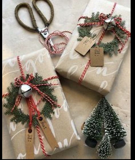 Christmas Present Wrap, Xmas Gift Wrap, Christmas Gift Packaging, Gift Wrapping Techniques, Creative Gift Wraps, Color Boards, Gifts Wrapping, Gifts Wrapping Diy, Unique Gift Wrapping