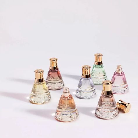 Good Chemistry Perfume, Aesthetic Perfume Bottles, Perfume Application, Perfume Package, Good Chemistry, Phoenix Reborn, Royal Celebration, Natural Luxury, Perfume Bottle Design