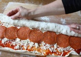 Camp Fire Pizza Roll Recipe-Campfire Foil Cooking Pizza Logs, Campfire Pizza, Pizza Roll Recipe, Pizza Roll, Campfire Food, Pizza Rolls, Campfire Cooking, Camping Recipes, Think Food