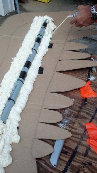 Large Expanding Foam Prop - Monster Hunter Greatsword : 10 Steps (with Pictures) - Instructables Expanding Foam Art, Cowboy Props, Cosplay Materials, Kaido One Piece, Foam Sculpture, Foam Props, Foam Carving, Expanding Foam, Foam Art