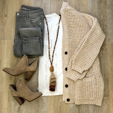 Shop the look from Pearls & Ponies on ShopStyle Boating Outfit, Stitch Fix Outfits, Winter Mode, Modieuze Outfits, Neutral Outfit, Clothes And Accessories, Mode Style, Fall Winter Outfits, Mode Outfits