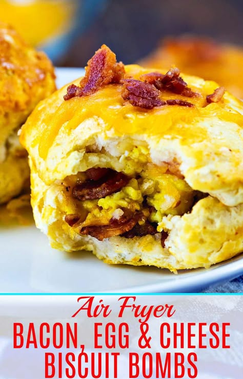 Bacon And Biscuit Recipes, Air Fry Biscuits, Ninja Air Fryer Recipes Breakfast, Biscuit Air Fryer Recipes, Air Fryer Biscuits, Air Fryer Breakfast Sandwich, Air Fryer Casserole Recipes, Air Fryer Bacon, Air Fryer Breakfast Biscuits