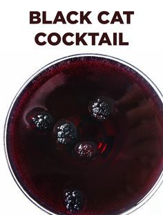 This Black Cat Cocktail is a sweet and fizzy combo of vodka, soda, blackcurrant juice and Blue Curacao. #BiteMeMore #drinks #recipes Cat Cocktail, Black Currant Juice, Wine Mixed Drinks, Halloween Recipes Drinks, Drink Recipies, Vodka Soda, Cocktail Desserts, Blue Curacao, Bite Me