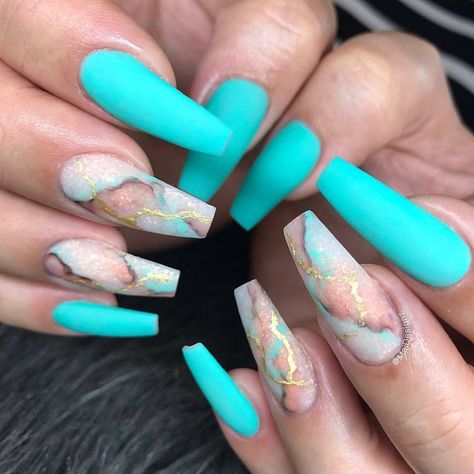 #NAILSMAGAZINE on Instagram: “Love the color choices! Matte aqua and marble by @maidesignz #nailsmagazine . . . . . #mattenails #marblenails #coffinnails #nailinspo…” Teal Acrylic Nails, Marble Nail Design, Aqua Nails, Teal Nails, Turquoise Nails, Marble Nail Designs, Marble Nail, Christmas Gel Nails, Christmas Nails Acrylic