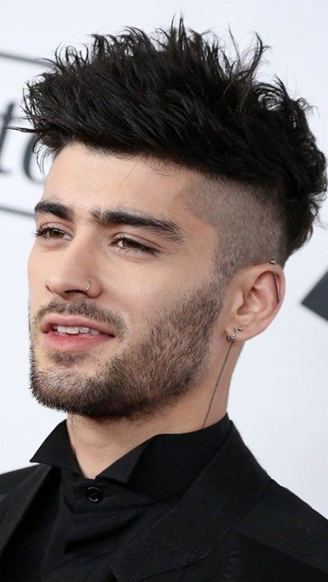 Zyan Malik Hairstyle Haircuts, Zayn Malik Beard, Guys With Nose Piercings, Zayn Malik Hairstyle, Men's Piercings, Zayn Malik Style, Gambar One Direction, Zayn Malik Photos, Zayn Malik Pics