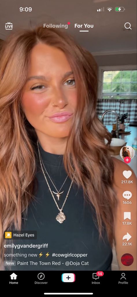 Copper Balayage Blue Eyes, Golden Brown Hair With Red Highlights, Blue Eyed Hair Color Ideas, Strawberry Blonde Latina, Cowboy Copper With Dark Roots, Red Hair Hazel Eyes Olive Skin, Short Cooper Hairstyles, Cowgirl Copper Hair Fair Skin, Cowboy Copper Hair With Dark Roots