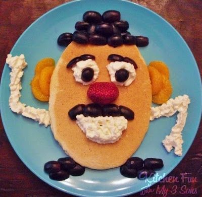 Well hello there Mr. Pancake Head…my kids sure did love to eat you for breakfast the other morning! We came up with this fun breakfast that is easy for the kids to help with and they will have so much fun decorating their own Mr. Pancake Head! All you need to do is make a...Read More » Dessert Crepes, Pancake Art, Food Art For Kids, Kids Treat, Fun Kids Food, Breakfast For Kids, Toddler Meals, Kids Snacks, Kids Lunch