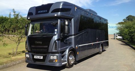 Horse Lorry, Horse Truck, Horse Box, Horse Property, Horse Trailers, Camping Car, Cool Trucks, Stables, Buses