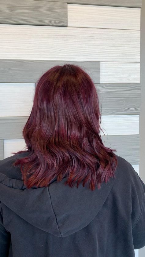 Medium Length Burgundy Hair, Wine Hair Color Burgundy, Cool Red Hair Color, Dark Red Hair Aesthetic, Wine Color Hair, Wine Colored Hair, Shade Of Red Hair, Red Wine Hair Color, Hair Red Color