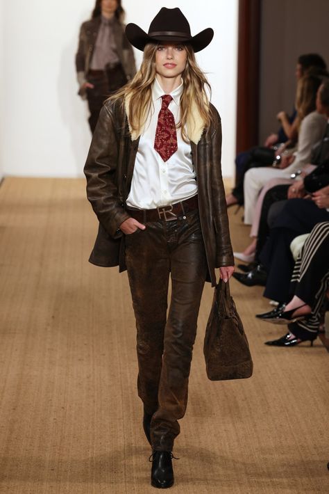 Ralph Lauren Fall 2024 Collection Ralph Lauren Fall Winter 2023 2024, Ralph Lauren Catwalk, Winter Outfits Ralph Lauren, Western Ralph Lauren Aesthetic, 90s Ralph Lauren Ad, Ralph Lauren 2024 Fall, Ralph Lauren Cowgirl, Ralph Lauren Spring Summer 2024, Ralph Lauren Fall 2024