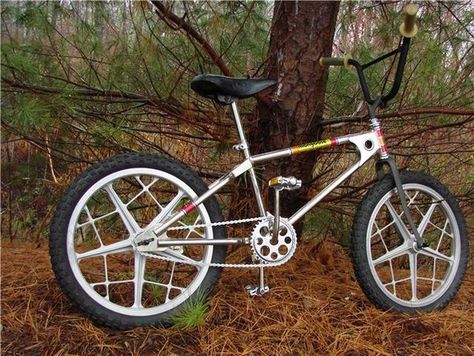 1975 Mongoose Motomag - BMXmuseum.com Skyway Bmx, Mongoose Bike, Mongoose Bmx, Bmx Scooter, Bmx Girl, Bmx Bike Parts, Bmx Cruiser, Bmx Street, Vintage Bmx Bikes