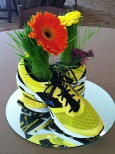 pasta party center piece idea...too cute! Running Centerpiece Ideas, Shoe Themed Party Decorations, Weird Centerpieces, Cross Country Graduation Party Ideas, Track Themed Party, Running Centerpieces, Track Centerpiece Ideas, Track Themed Graduation Party, Cross Country Party Ideas