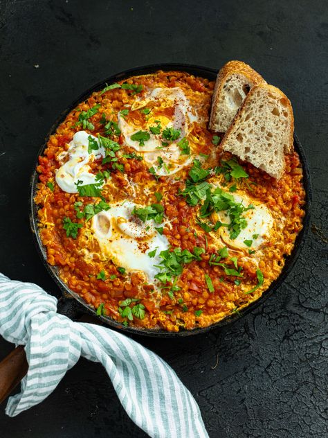 Linsen-Shakshuka | HOMEMADE Shakshuka Recipes, High Protein Vegan, World Recipes, Breakfast Foods, Easy Healthy Dinners, Couscous, Plant Based Recipes, High Protein, Healthy Dinner