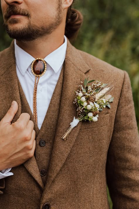 Looking for Fall wedding colors inspiration, the perfect groom details, autumn wedding flowers or small intimate wedding locations to try? Kayla and Levi’s intimate fall wedding in Green Bay Wisconsin was so romantic, classy, and filled with Lake autumn wedding ideas! Kayla’s lovely outdoor wedding dress and these romantic autumn wedding colors made for the perfect intimate wedding aesthetic! Book Abigail for your Wisconsin autumn wedding or intimate elopement at abigailtraverphoto.com! Fall Wedding Suits, Fall Groom, Wedding Groomsmen Attire, Groom Details, Glamping Tent, Mens Wedding Attire, Groom Wedding Attire, Wedding Suits Groom, Wedding Groomsmen