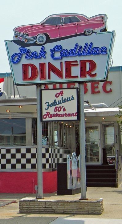 Jukebox Vintage 50s Diner, 50’s Diner, Diner Signage, Old Diner, American Diners, Diner Design, Diner Kitchen, Diner Aesthetic, Diner Ideas