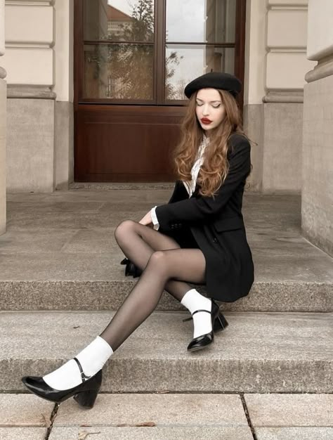 Worst Outfits, Elegant Outfit Ideas, Mary Jane Shoes Outfit, Look Winter, French Outfit, Looks Country, Paris Outfits, Jane Birkin, Rilakkuma