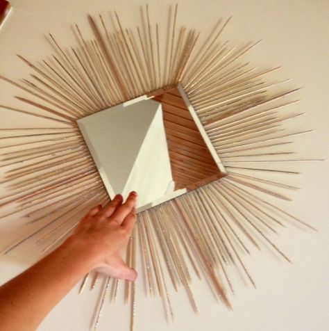 Small Square Mirror Ideas Diy, Square Mirror Wall Decor Diy, Square Mirror Ideas, Diy Starburst Mirror, Diy Round Mirror, Square Mirror Wall Decor, Starburst Mirror, Paper Cutout Art, Mirror Crafts