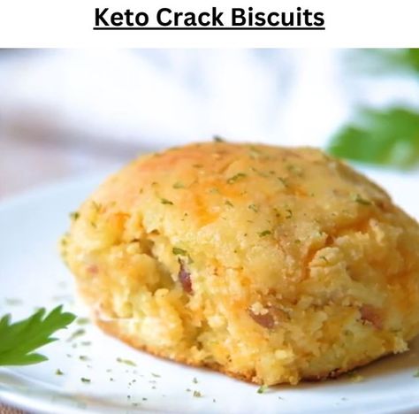 Keto Crack Biscuits - Keto Recipes Keto Bisquick, Keto Cheddar Bay Biscuits, Keto Cheddar Biscuits, Keto Rolls, Thm Bread, Low Carb Biscuits, Carbquik Recipes, Light Dishes, Red Lobster Cheddar Bay Biscuits