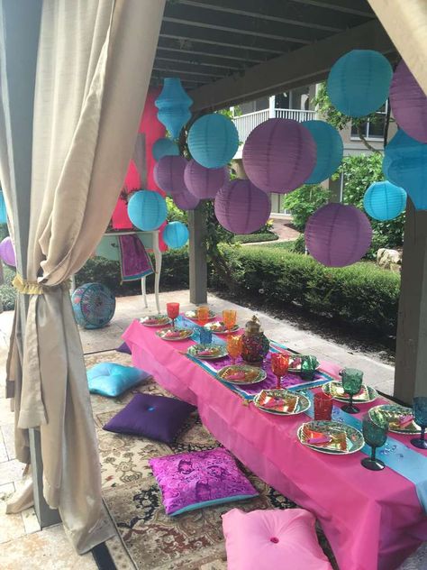 Zoey's 4th birthday party | CatchMyParty.com Princess Jasmine Party, Arabian Party, Aladdin Birthday Party, Princess Jasmine Birthday Party, Arabian Nights Party, Princess Jasmine Birthday, Aladdin Party, Jasmine Party, Jasmine Birthday