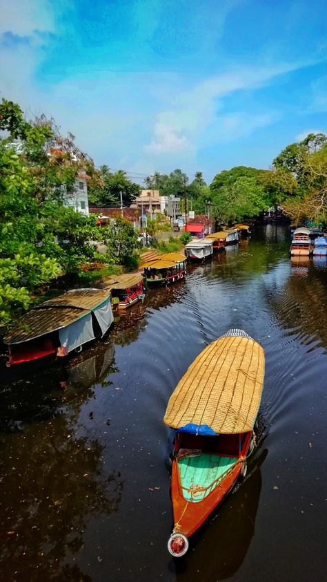 ഞങ്ങളുടെ സ്വന്തം ആലപ്പുഴ Our own ALAPPUZHA Alappuzha Photography, Travel Diary, Cityscape, Architecture, Photography, Travel, Quick Saves, Art, Nature