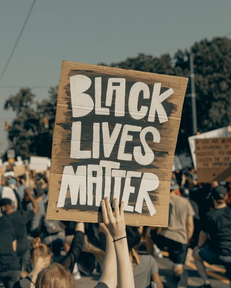 Black Lives Matter. Period. | Le Stylo Rouge Black Lives Matter Quotes, Black Lives Matter Art, Life Motto, Black Lives Matter Movement, Power To The People, We Are The World, Black Community, Black Power, Mother And Father