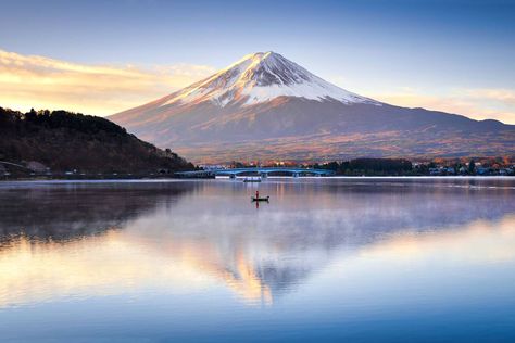 Lake Kawaguchiko, Mount Fuji Japan, Fuji Japan, Japan Spring, Rice Paddies, Best Holiday Destinations, Colorful Places, Mexico Resorts, Places In The World