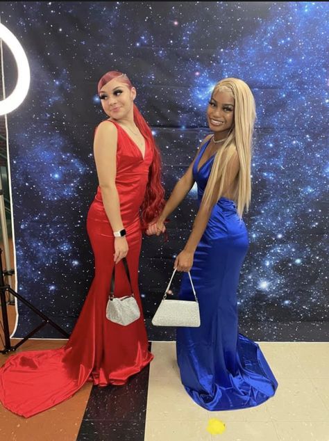 Best Friend Prom Dresses Matching, Matching Prom Dresses Best Friend, Prom Night Ideas, Matching Prom Dresses, Matching Prom Outfits, Closure Hairstyles, Lace Closure Hairstyles, Matching Prom, Formal Pics