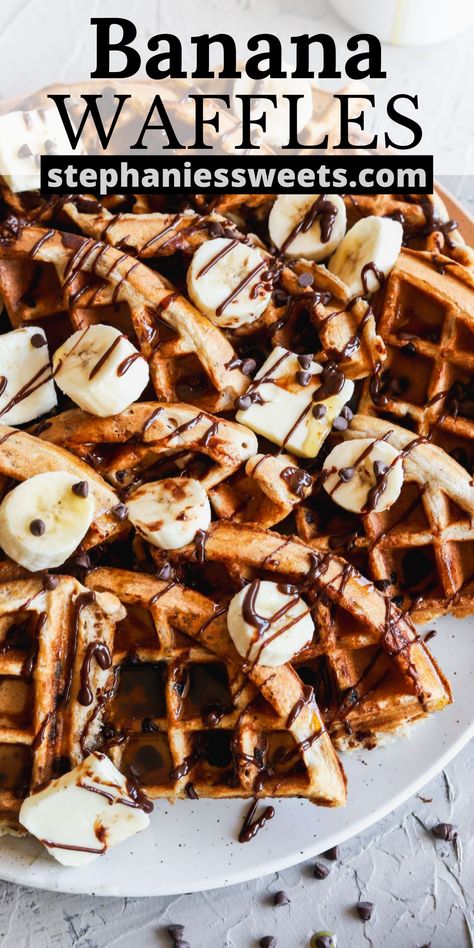 These banana bread waffles are fluffy banana waffles. They are loaded with cinnamon and easy to make for brunch. Stuffler Waffle Maker Recipes, Loaded Waffles, Gourmet Waffles, Banana Bread Waffles, Fluffy Banana Bread, Waffle Ideas, Vegetarian Brunch, Baking Bad, Banana Waffles