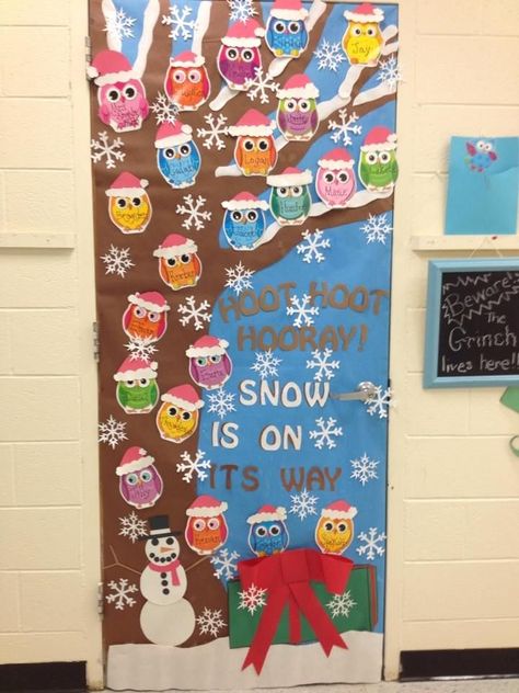 Holiday Classroom Doors, Winter Classroom Door, Classroom Door Ideas, Classroom Door Decorating, Preschool Door, Winter Classroom Decorations, Door Decorations Classroom Christmas, Holiday Door Decorations, Christmas Door Decorating Contest